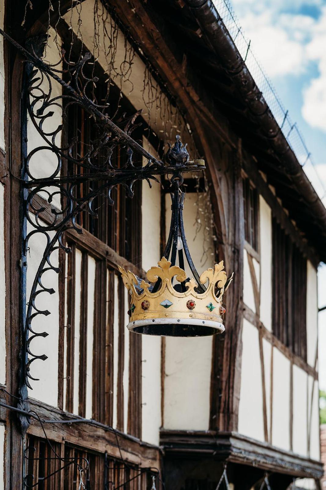 The Crown Inn Chiddingfold Exterior foto